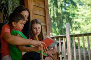 Lodge - parent book reading