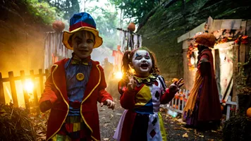 Clown children in Haunted Hollows
