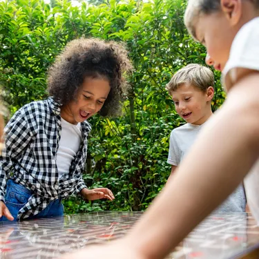 HH Maze Children with maze table