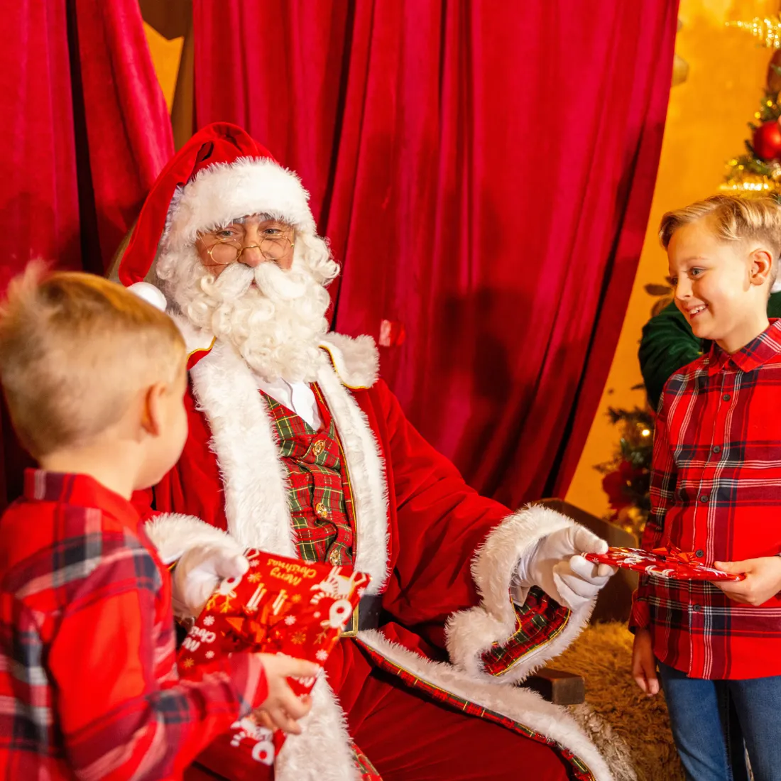 Santa Sleepover Santa Sleepovers | Warwick Castle