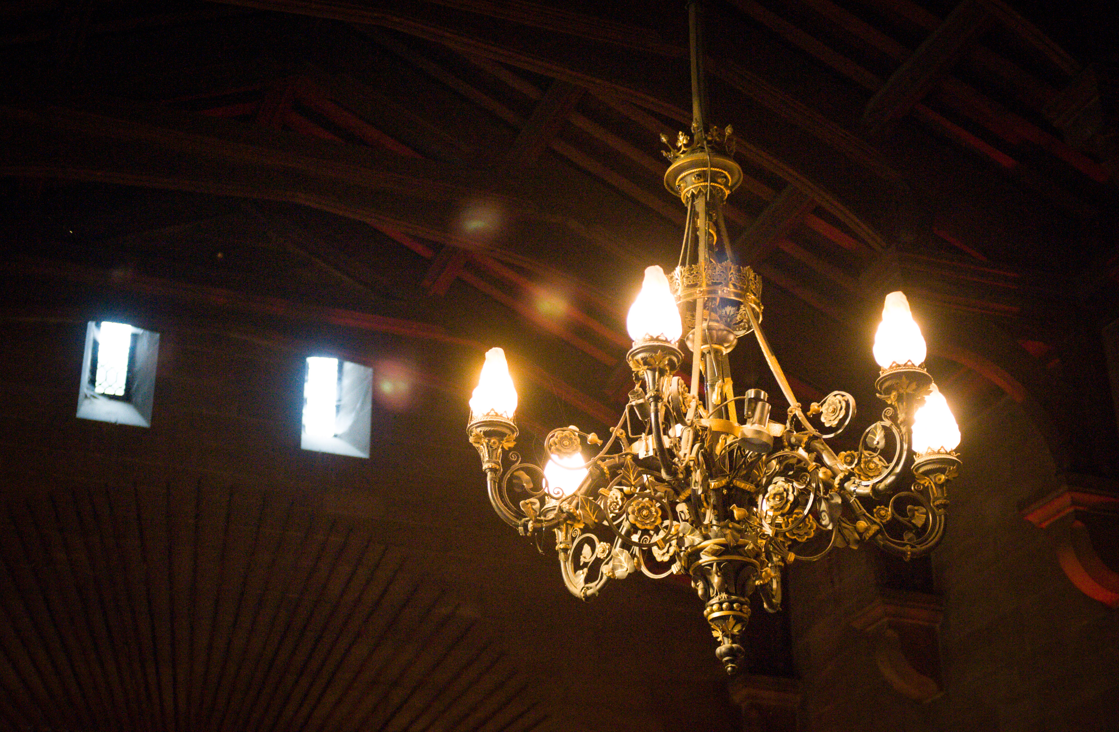 Great Hall Chandelier (1)