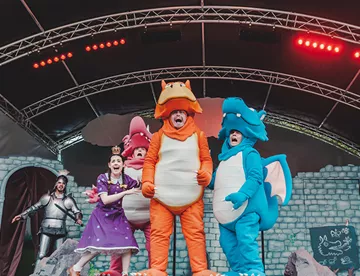 Zog Live Show - all characters roaring