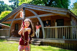 KV Lodge - girl and archery