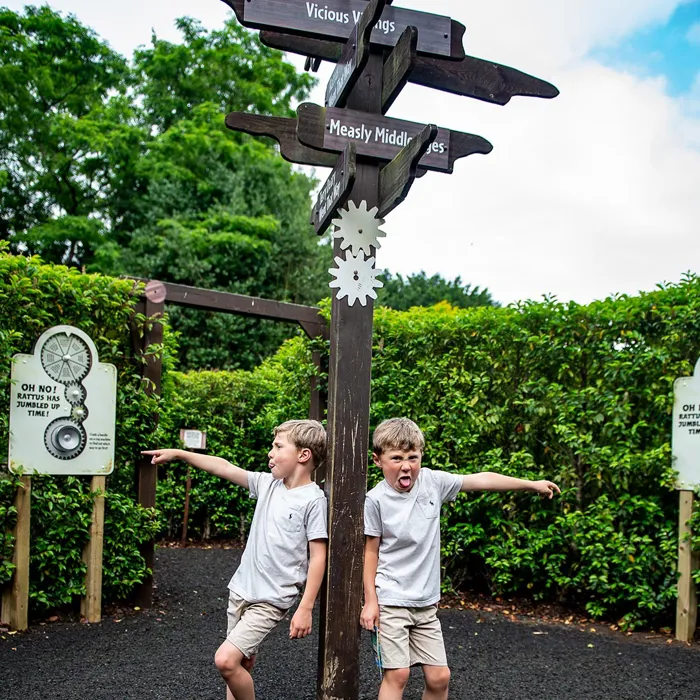 HH Maze - boys lost with fingerpost